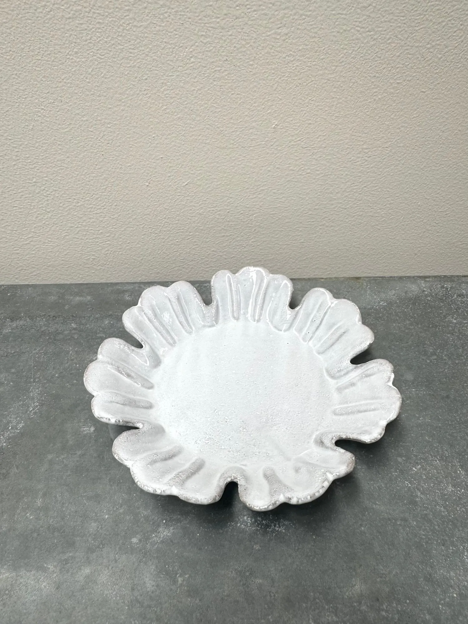 Astier de Villatte Chou Small Plate with 7 Petals