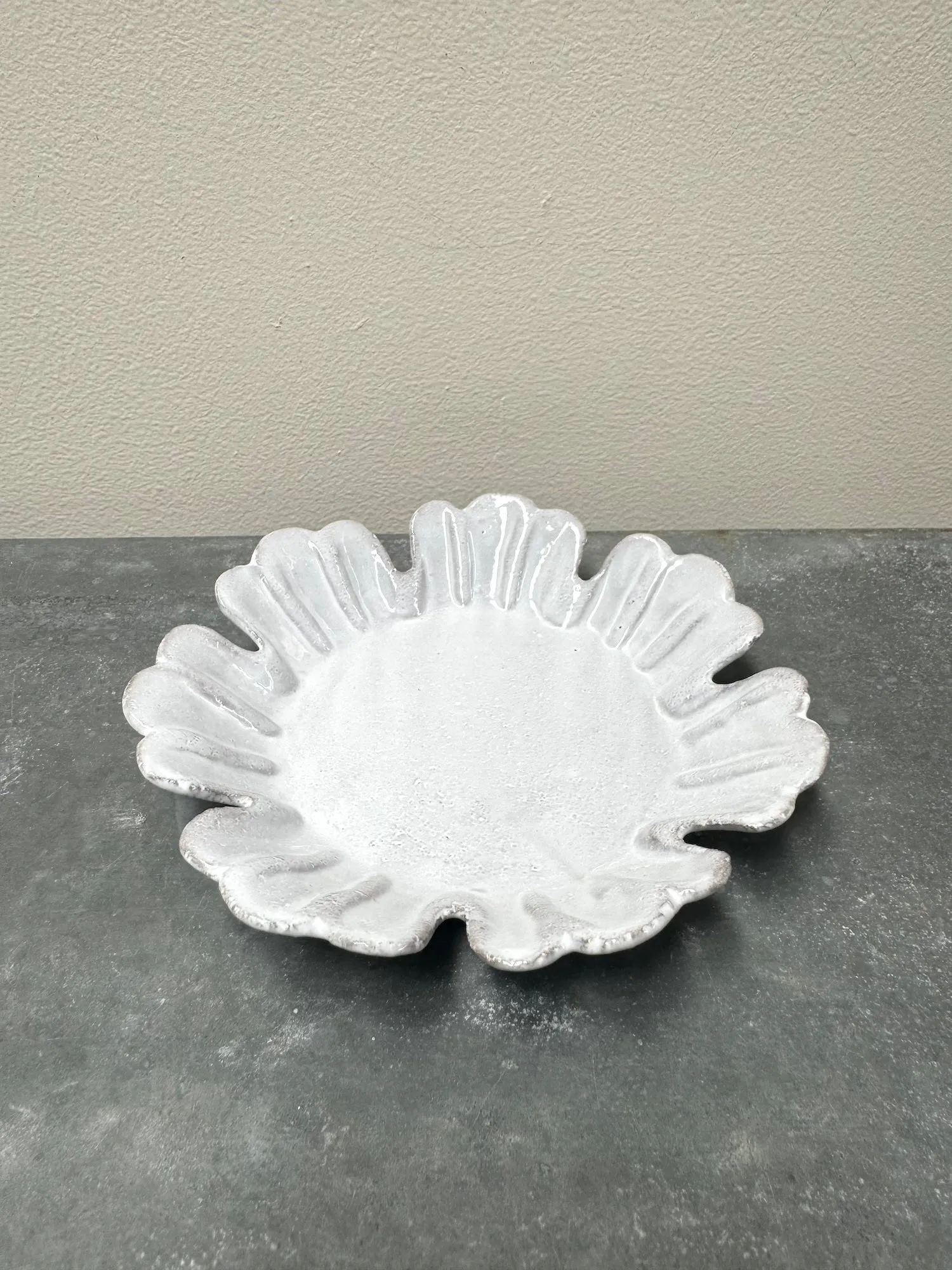 Astier de Villatte Chou Small Plate with 7 Petals